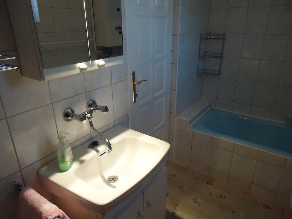 Szivarvany Apartman Gyula Room photo